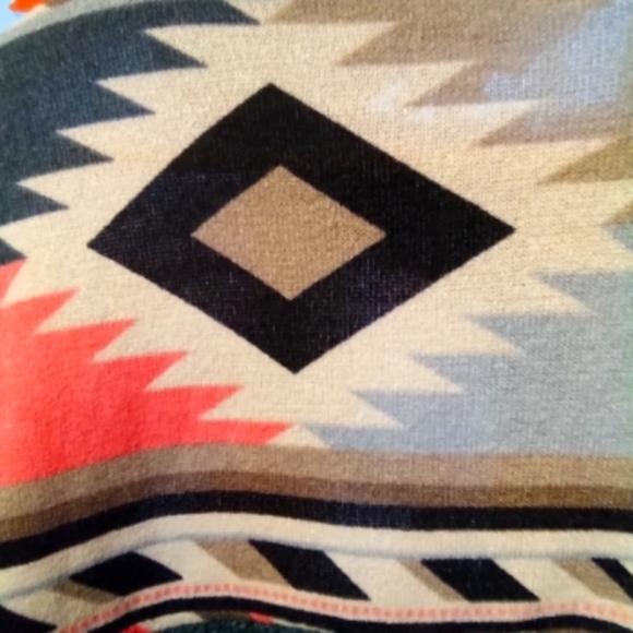 Fuzzy winter long sleeve shirt with Aztec design - Picture 3 of 4